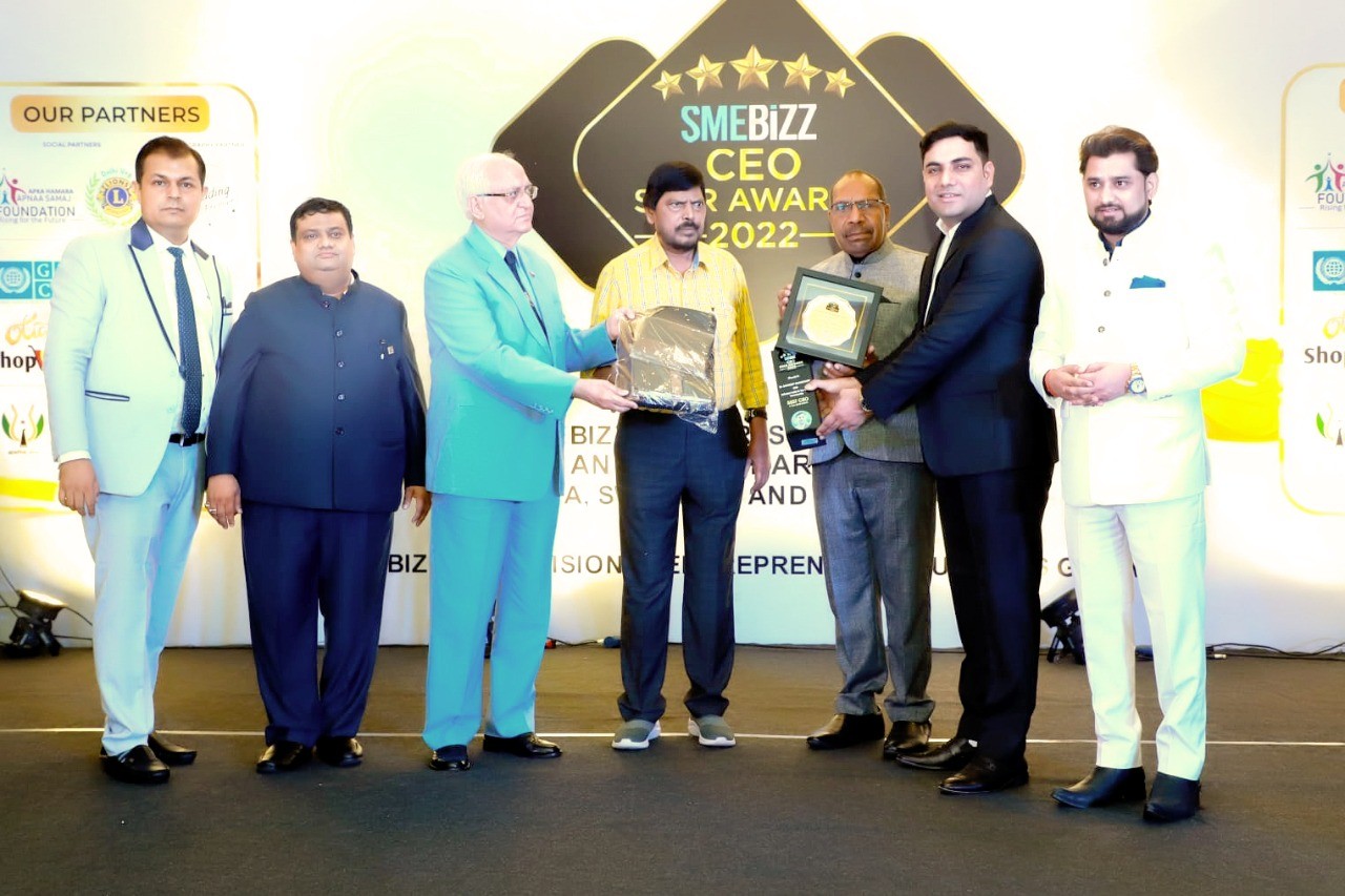 सेव अर्थ मिशन में दिए गए योगदान हेतु वातावरण से जुड़े टेक स्टार्टअप Yes  World के सह- संस्थापक संदीप चौधरी को सीईओ स्टार अवार्ड 2022 प्रदान