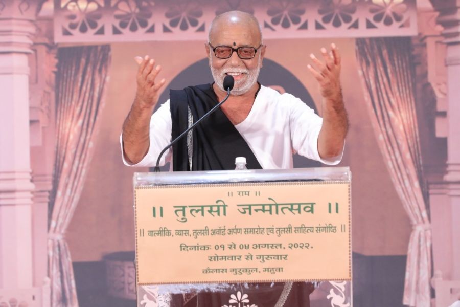 रामचरित मानस का सुमिरन बिना हवाई जहाज त्रिभुवन की यात्रा कराता है : मोरारीबापु